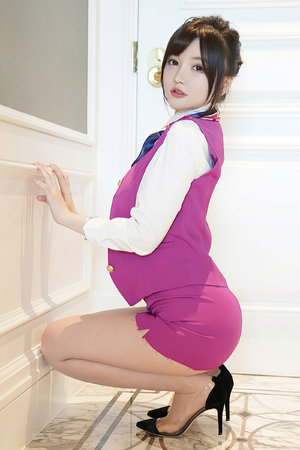 一边插一边膜胸60分钟