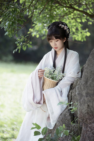 丝袜踩踏第一网站