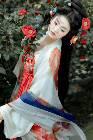 岳故意装睡让我挺进去视频短视频